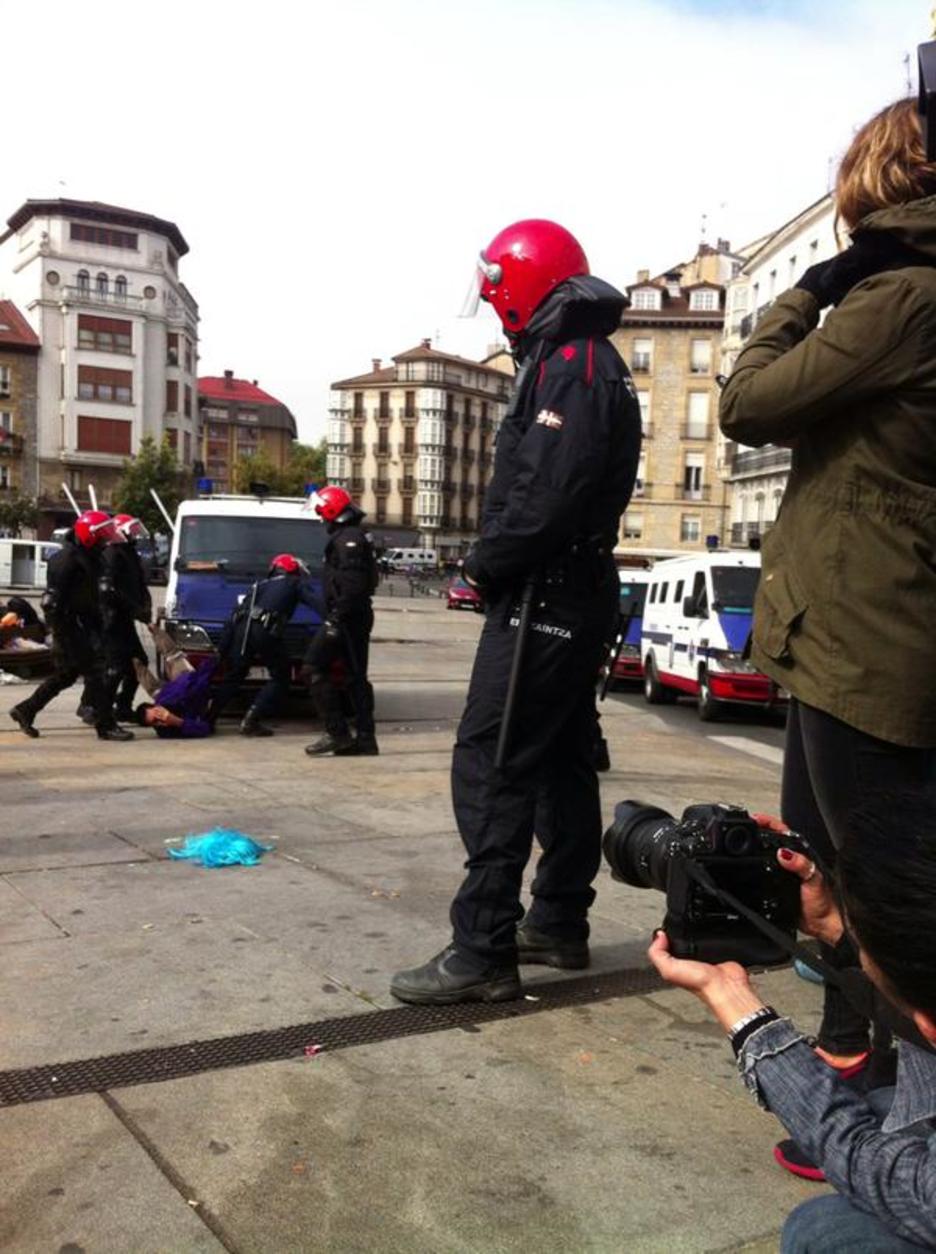 Arrastaka atera ditu hainbat lagun Ertzaintzak. (TWITTER) Arrastaka atera ditu hainbat lagun Ertzaintzak. (TWITTER)