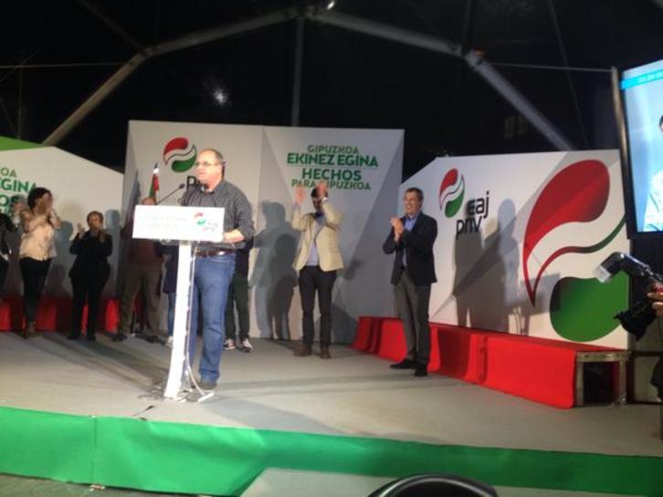 Joseba Egibar, presidente del GBB, durante la valoración pública de las elecciones. (@eajpnvgipuzkoa)