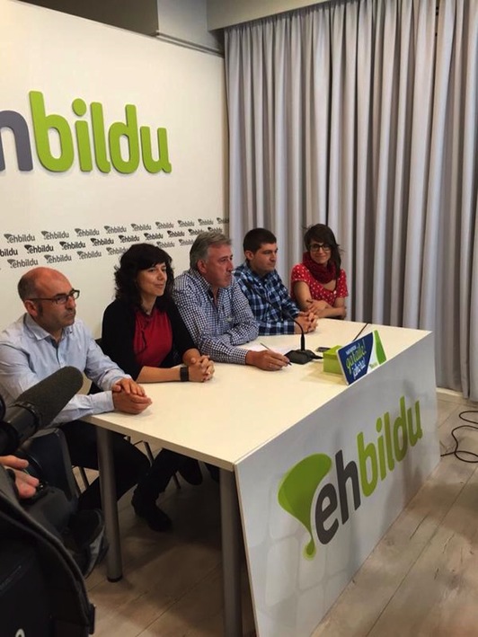 Joseba Asiron ha comparecido junto a los integrantes de su lista. (@ehbilduirunea)