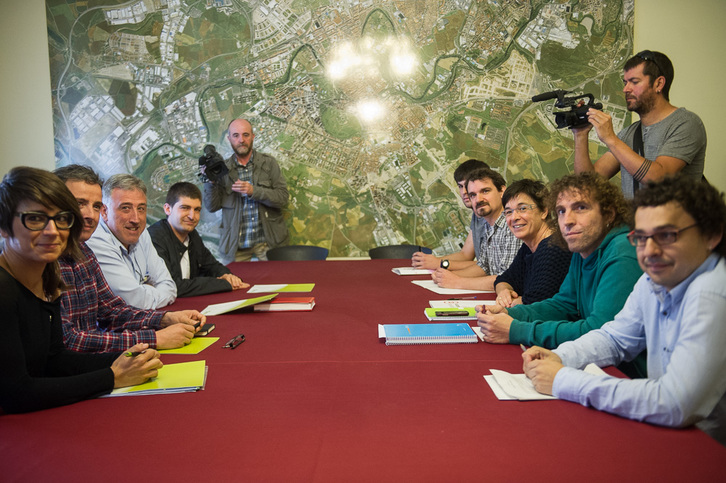 Reunión entre EH Bildu e Izquierda-Ezkerra en el Ayuntamiento de Iruñea. (Jagoba MANTEROLA / ARGAZKI PRESS)