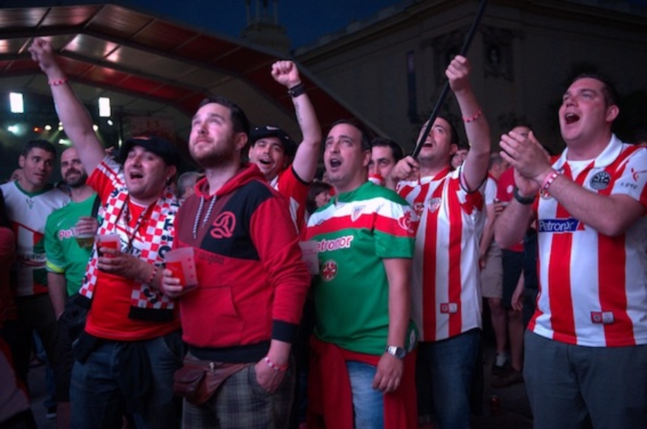 Athleticzaleak, kantuan. (Marisol RAMIREZ/ARGAZKI PRESS) Athleticzaleak, kantuan. (Marisol RAMIREZ/ARGAZKI PRESS)