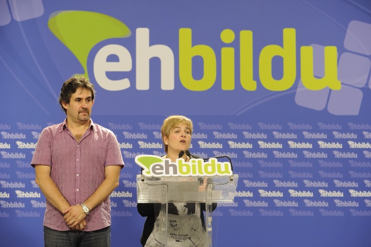 Rebeca Uberak eta Pello Urizarrek egin dute agerraldia. (Jon URBE / ARGAZKI PRESS)