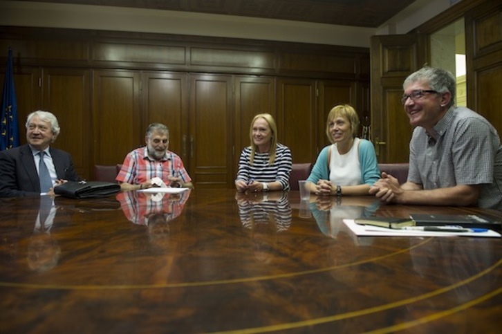 Reunión entre las delegaciones de EH Bildu y PSE. (Raul BOGAJO/ARGAZKI PRESS)