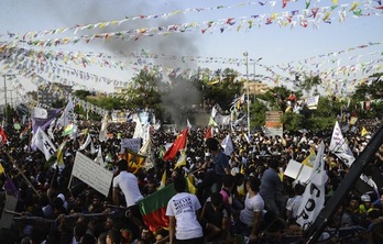 Una explosión ha sacudido el acto del HDP en Diyarbakir. (Ilyas AKENGIN/AFP PHOTO)