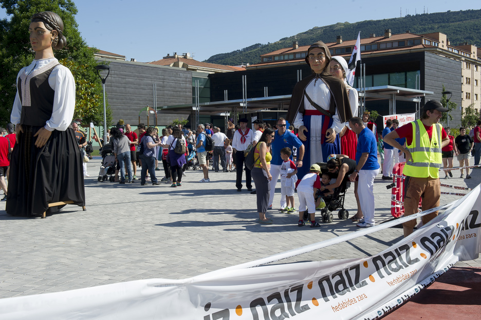 Erraldoiak ere izan dira Berriozarren. (Iñigo URIZ / ARGAZKI PRESS)