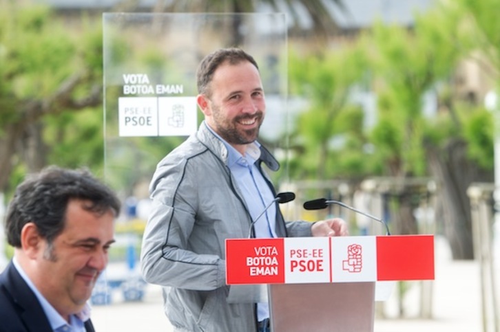 Denis Itxaso, durante un acto de campaña. (Juan Carlos RUIZ / ARGAZKI PRESS)