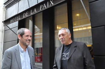 Paul Rios eta Robert Manrique Parisen, konferentziaren bezperan (Goizeder TABERNA)