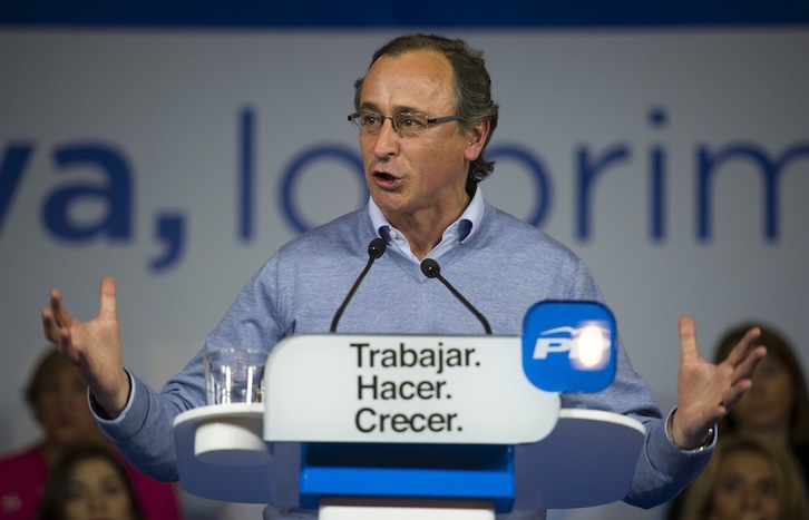 Alfonso Alonso, en el acto final de campaña del PP de Araba. (Juanan RUIZ / ARGAZKI PRESS)