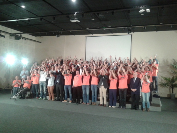 La comparecencia ha concluido con un caluroso aplauso. (@olarretxea)