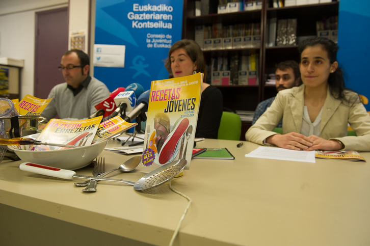 Presentación de las «recetas» de EGK en Gasteiz. (Raul BOGAJO / ARGAZKI PRESS)
