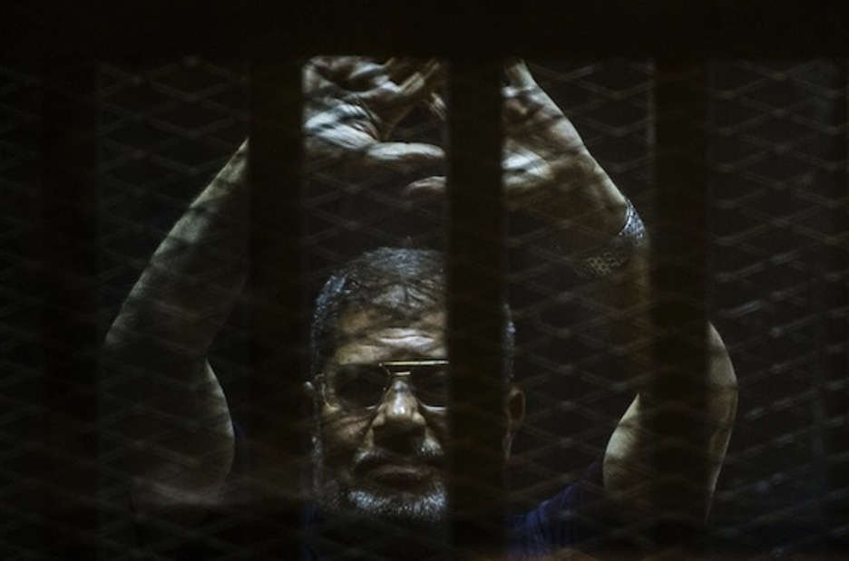 El expresidente egipcio Mohamed Morsi, en una vista anterior. (Khaled DESOUKI/AFP PHOTO)