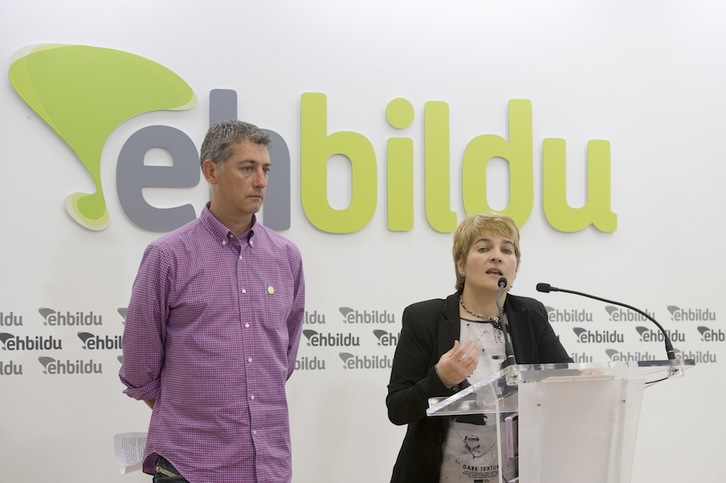 Rebeka Ubera, junto a Oskar Matute, en una imagen de archivo. (Marisol RAMIREZ / ARGAZKI PRESS)