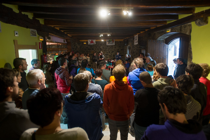 Asamblea popular celebrada en la herriko Torrea de Leitza. (Iñigo URIZ / ARGAZKI PRESS)