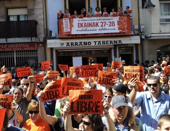 Comparecencia masiva realizada este mediodía en Zarautz. (Gorka RUBIO / ARGAZKI PRESS)