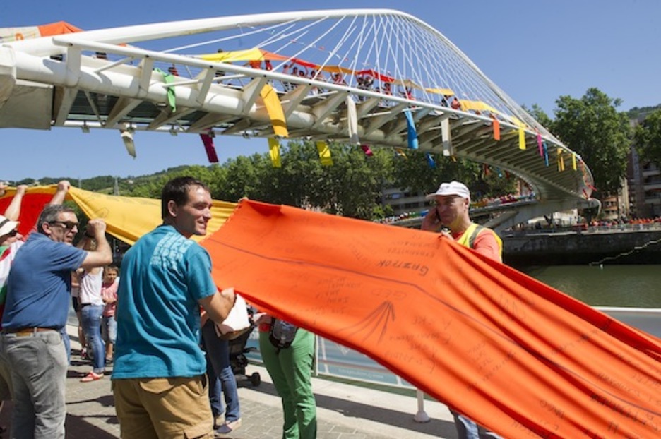 Zubizuri, erabakitzeko eskubidearen aldarriz. (ARGAZKI PRESS)