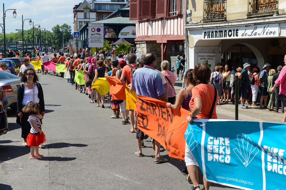 Oihal katea Baionako karriketan. (Isabelle Miquelestorena) 