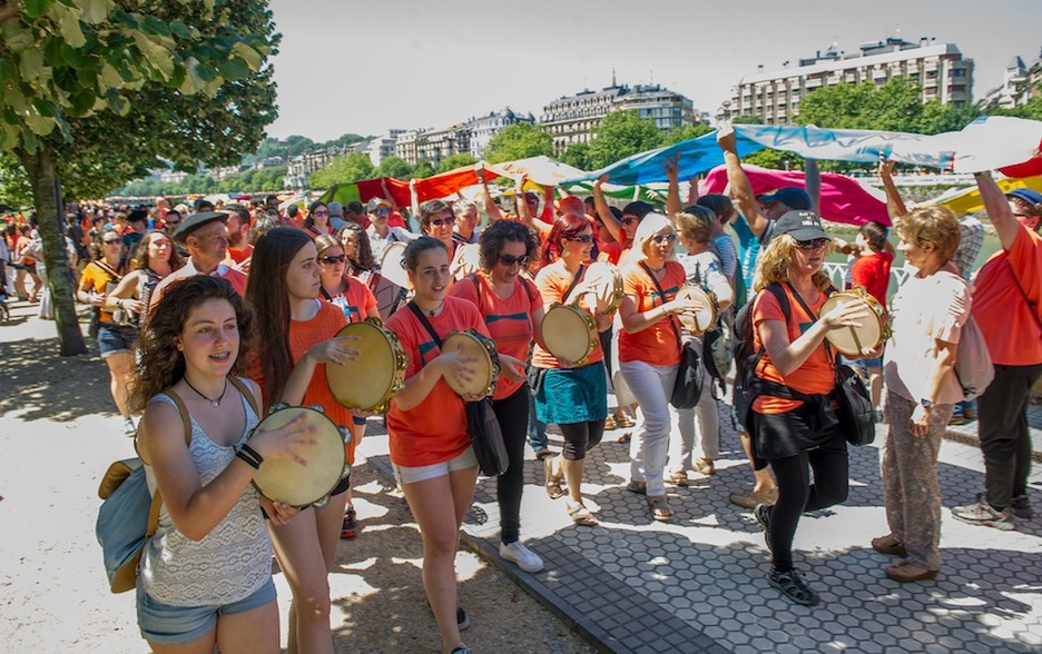 Ez dira gutxi izan goizari doiua jarri diotenak. (Juan Carlos RUIZ / ARGAZKI PRESS)