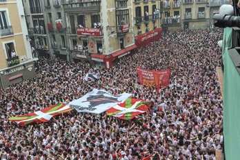 Txupinazo de 2014 en Iruñea. (Lander FDZ ARROIABE / ARGAZKI PRESS)