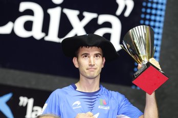 Urrutikoetxea con la txapela. (ARGAZKI PRESS)