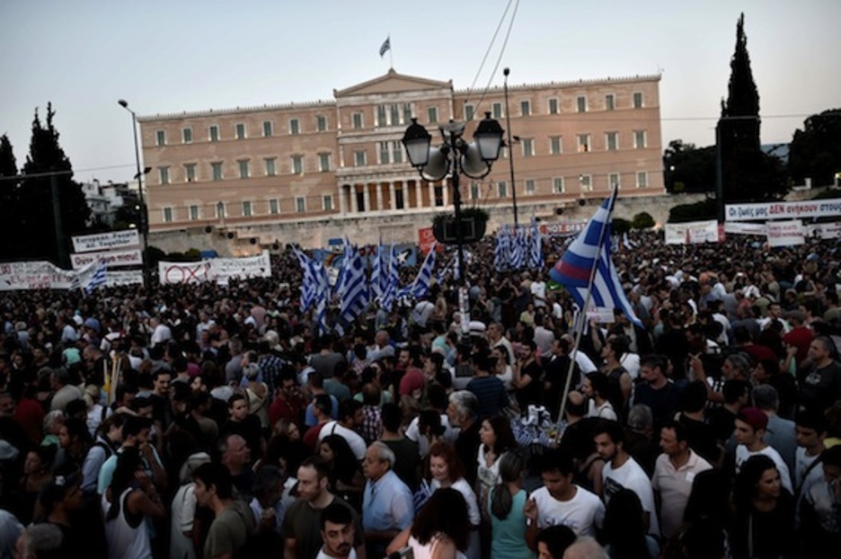 La plaza Syntagma, abarrotada. (Louisa GOULIAMAKI/AFP PHOTO)