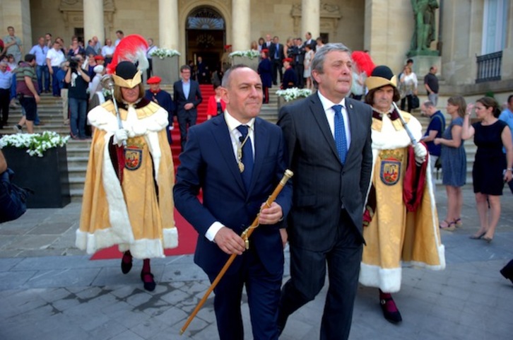 Ramiro González, con la makila en mano. (Juanan RUIZ/ARGAZKI PRESS)