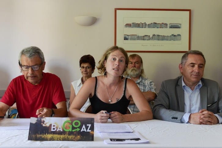Bagoaz kolektiboaren ordezkarien agerraldia. (Isabelle MIQUELESTORENA)