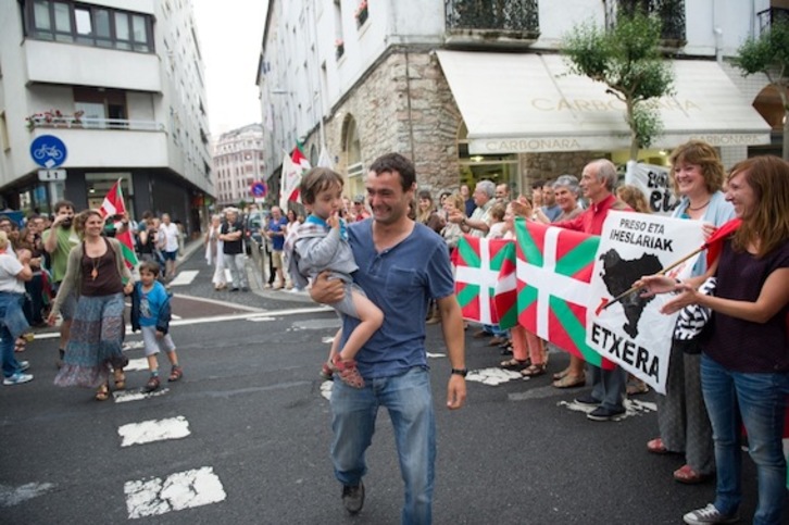 Oier Oari harrera egin diote Grosen. (Gorka RUBIO/ARGAZKI PRESS)