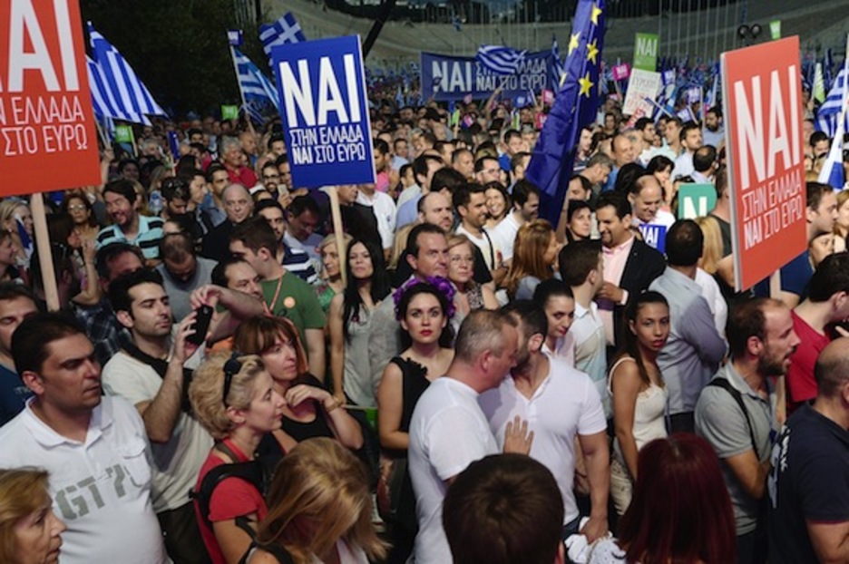 Partidarios del «Sí» en Atenas. (Louisa GOULIAMAKI/AFP PHOTO)