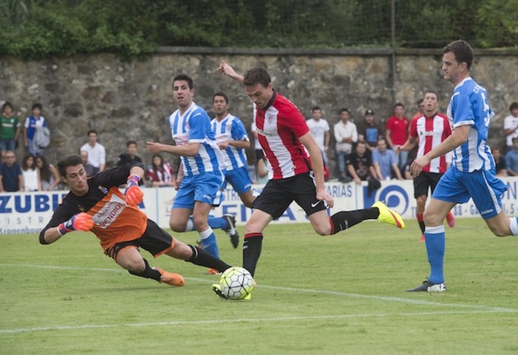 Eraso se ha estrenado como rojiblanco anotando tres goles. (Luis JAUREGIALTZO / ARGAZKI PRESS)