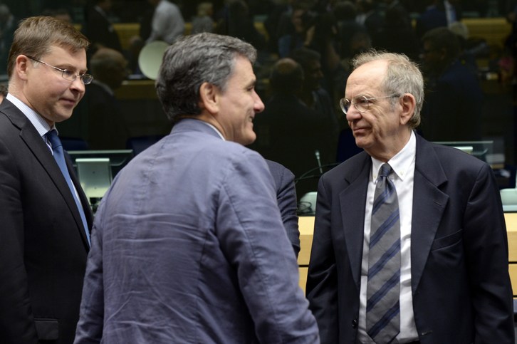 El ministro de Finanzas griego, Euclide Tsakalotos, en la reunión con el Eurogrupo. (Thierry CHARLIER / AFP)