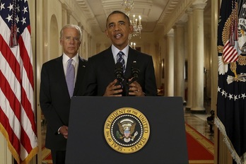 El presidente Obama junto al vicepresidente Biden en la rueda de prensa de hoy. (Andrew HARNIK/AFP)