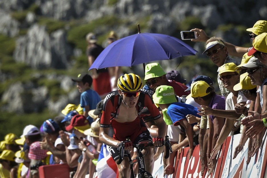 Tejay Van Garderenek bigarren jarraitzen du sailkapenean. (Lionel BONAVENTURE / AFP)