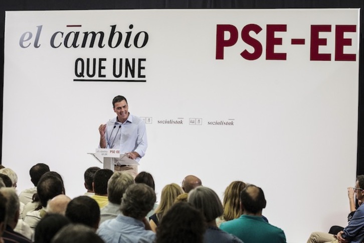 Pedro Sánchez, en una intervención en Bilbo. (Aritz LOIOLA / ARGAZKI PRESS)