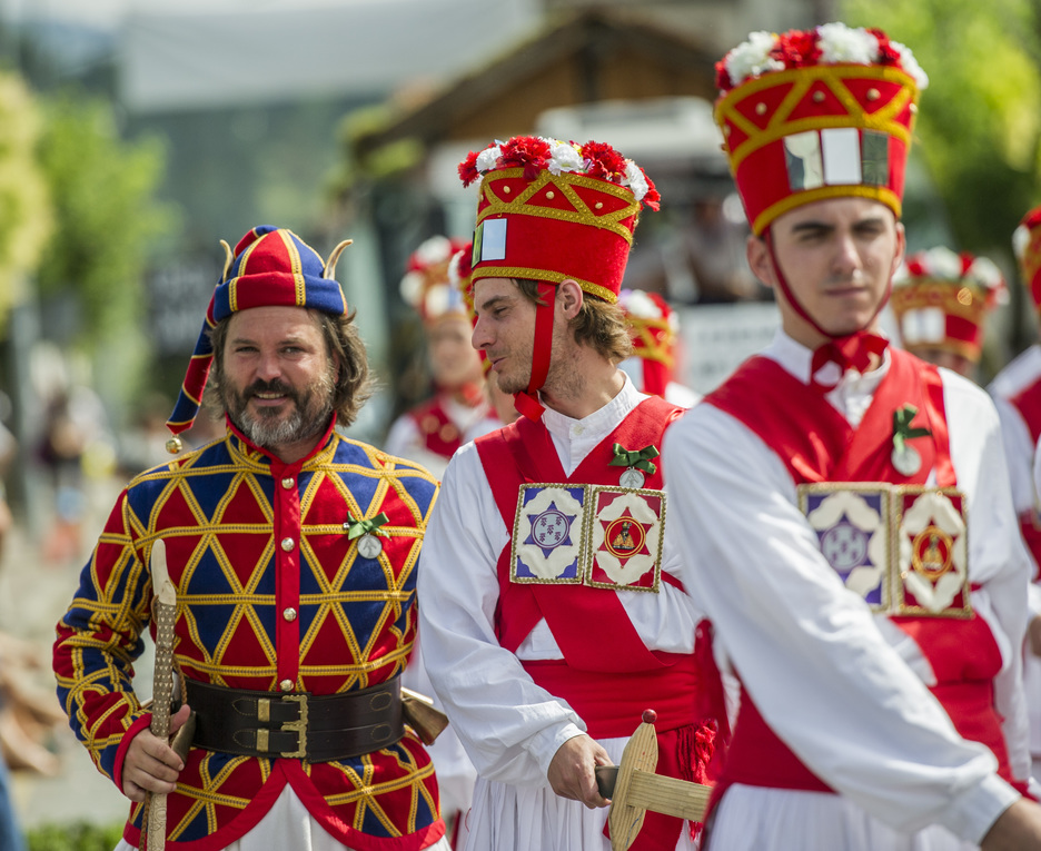 Des centaines de personnes se sont réunies dans une ambiance festive à Elizondo. © Gorka Rubio 
