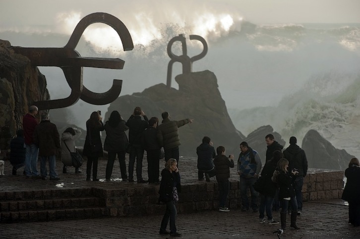 El Peine del Viento es uno de los atractivos turísticos de Donostia. (Juan Carlos RUIZ / ARGAZKI PRESS)