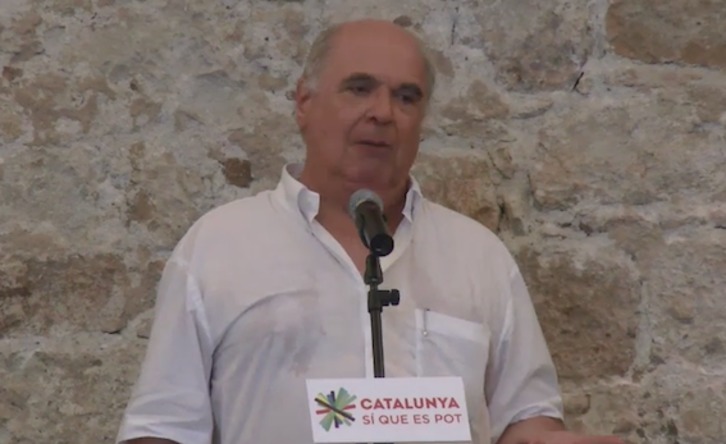 El presidente de la Federació d'Associacions de Veïns de Barcelona (FAVB) y ahora candidato de Podemos e ICV-EUiA, Lluís Rabell, esta mañana. (NAIZ.EUS)