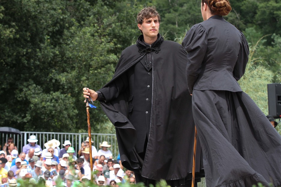 Plus de 200 bénévoles des villages de Sauguis et de Trois-Villes participent à la pastorale dédiée à la vie du prêtre Pierre Lhande. Le rendez-vous est donné le 2 août, à Sauguis, pour la seconde représentation. © Bob EDME Plus de 200 bénévoles des villages de Sauguis et de Trois-Villes participent à la pastorale dédiée à la vie du prêtre Pierre Lhande. Le rendez-vous est donné le 2 août, à Sauguis, pour la seconde représentation. © Bob EDME