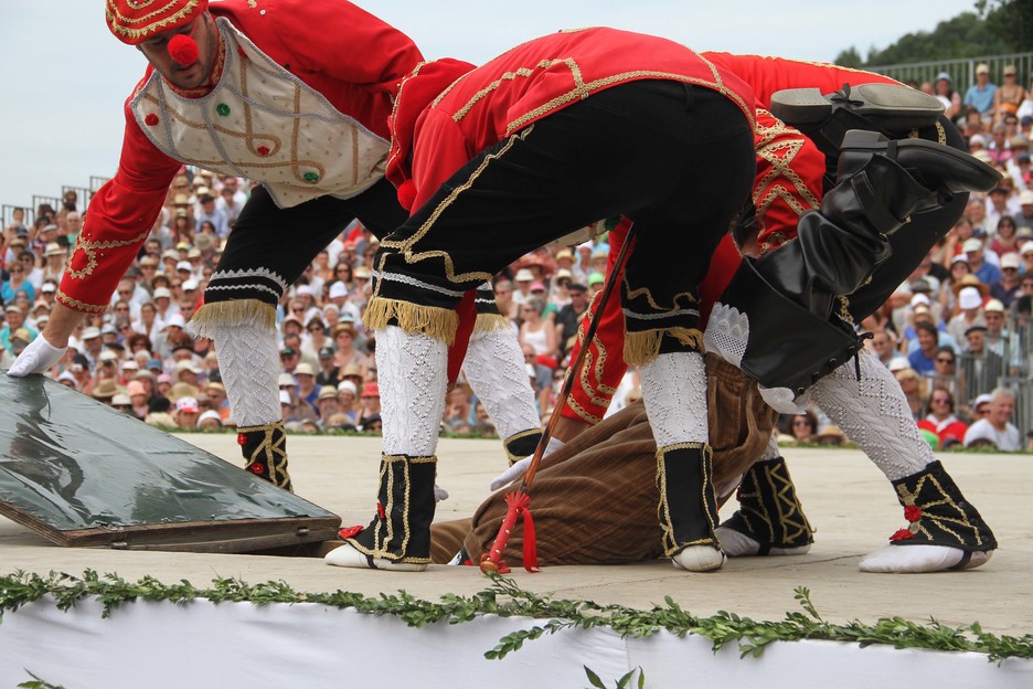 Plus de 200 bénévoles des villages de Sauguis et de Trois-Villes participent à la pastorale dédiée à la vie du prêtre Pierre Lhande. Le rendez-vous est donné le 2 août, à Sauguis, pour la seconde représentation. © Bob EDME Plus de 200 bénévoles des villages de Sauguis et de Trois-Villes participent à la pastorale dédiée à la vie du prêtre Pierre Lhande. Le rendez-vous est donné le 2 août, à Sauguis, pour la seconde représentation. © Bob EDME