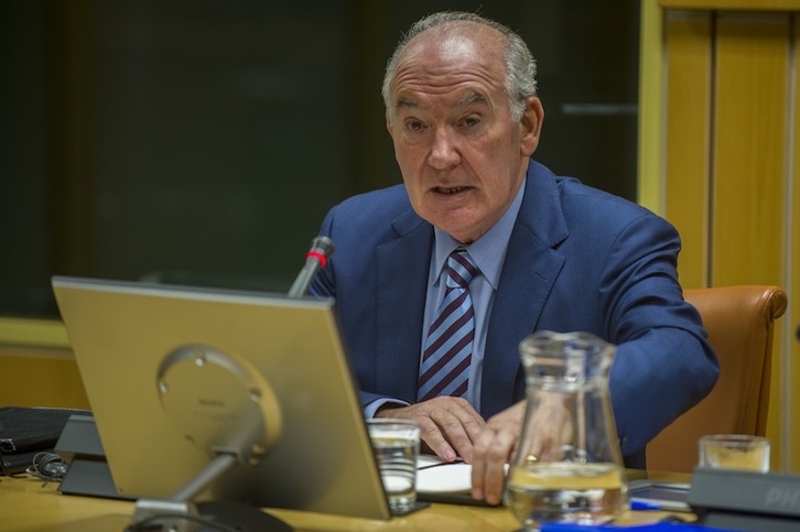 José Antonio Ardanza, en su intervención en la Ponencia de Autogobierno del Parlamento de Gasteiz, en noviembre pasado. (Juanan RUIZ/ARGAZKI PRESS)