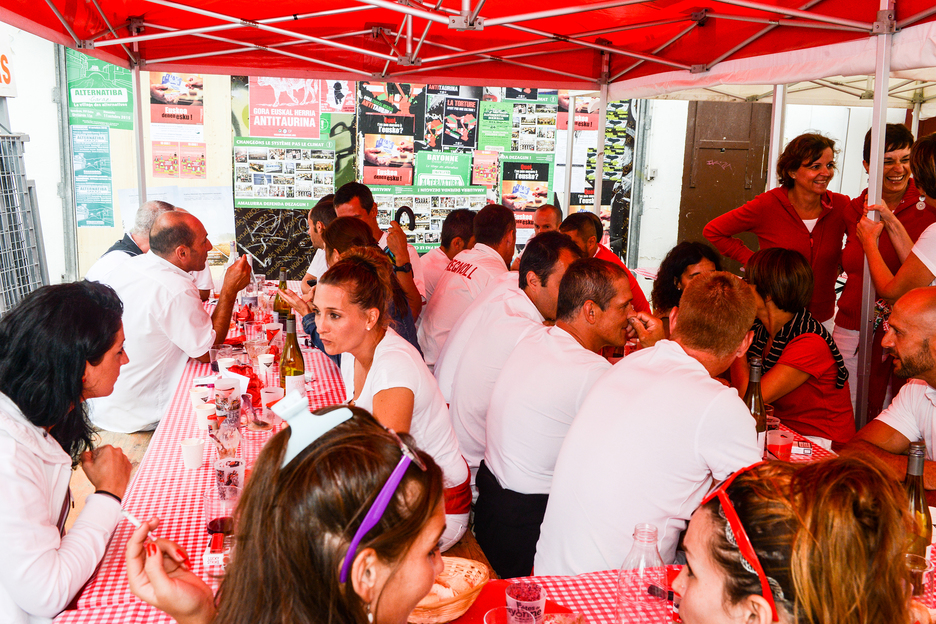 Avant l'ouverture officielle, les bestazale étaient déjà dans les rues