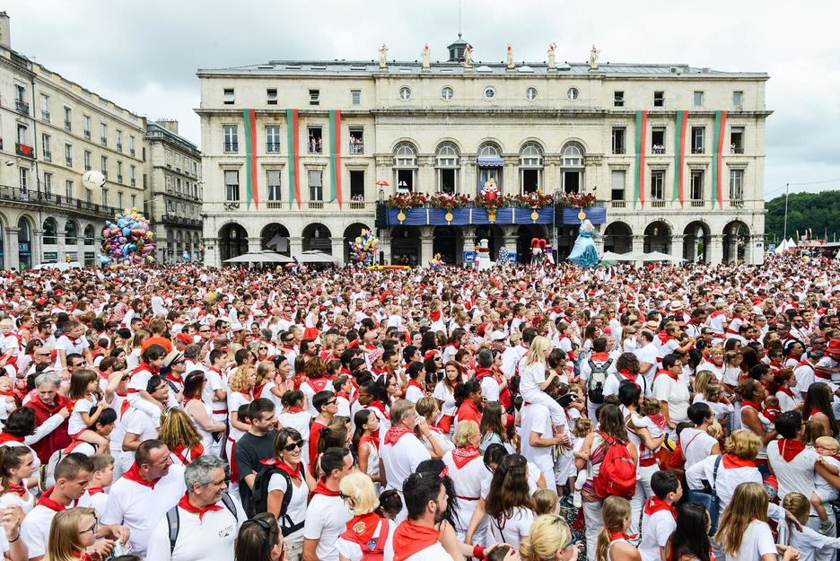 Les enfants étaient nombreux à réveiller le roi Leon.