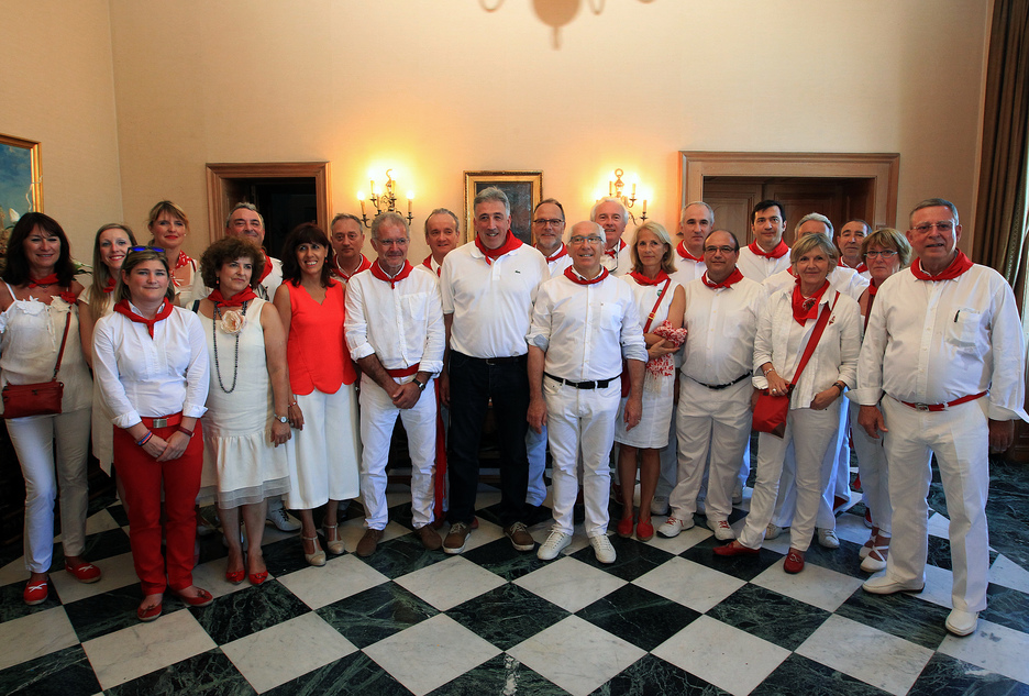 Les élus d'EH Bildu, Geroa Bai, UPN et PSN se sont déplacés pour célébrer la journée du jumelage. © Bob EDME