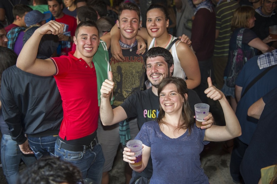 Ambiente en el Gaztetxe. (Juanan RUIZ / ARGAZKI PRESS)