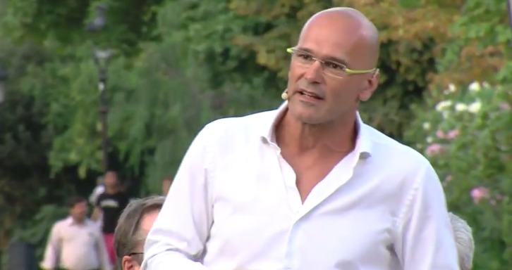 El cabeza de lista de Junts pel Sí, Raül Romeva, durante una intervención anterior. (NAIZ.EUS)