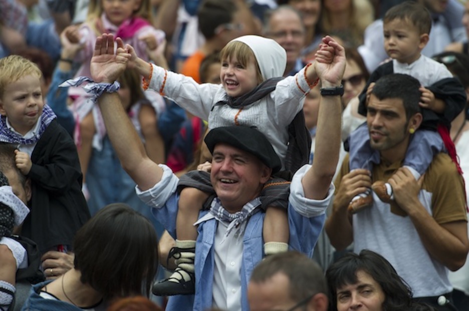Expectación en la Plaza Nueva. (Juanan RUIZ /ARGAZKI PRESS)