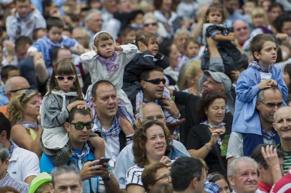 Expectación en la Plaza Nueva. (Juanan RUIZ /ARGAZKI PRESS)