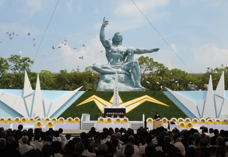 Acto conmemorativo celebrado en Nagasaki. (JIJI PRESS / AFP)