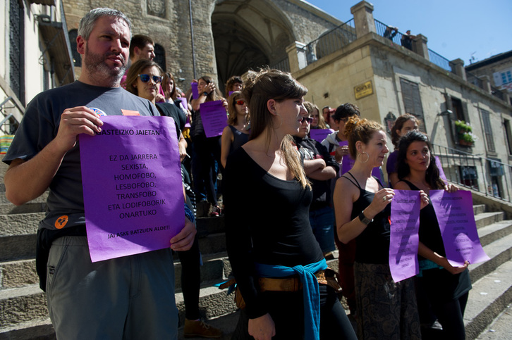 Gasteizko mugimendu feministaren prentsaurrekoa Gasteizen. (Raul BOGAJO / ARGAZKI PRESS)