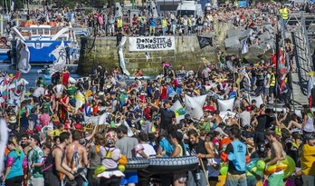 3.000 piratek parte hartu zuten Abordatzean. (Gorka RUBIO/ARGAZKI PRESS) 