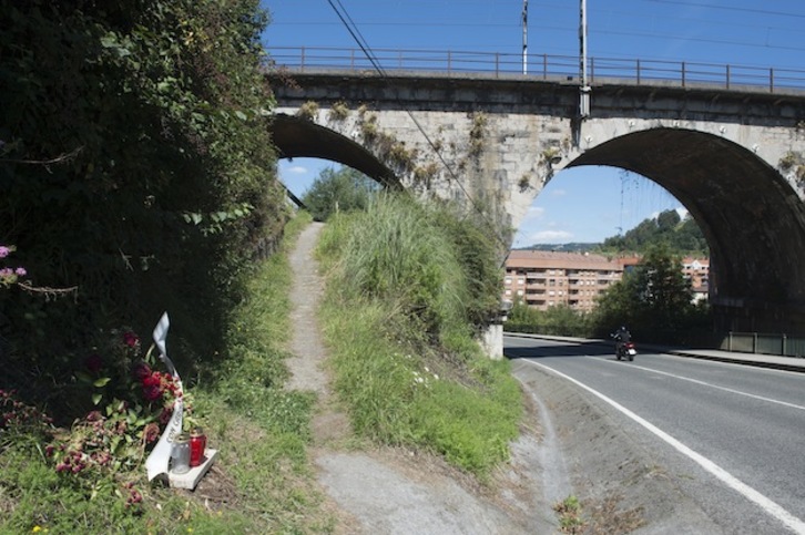 Lugar en el que murió atropellada Leire Rodríguez. (Monika DEL VALLE / ARGAZKI PRESS) 